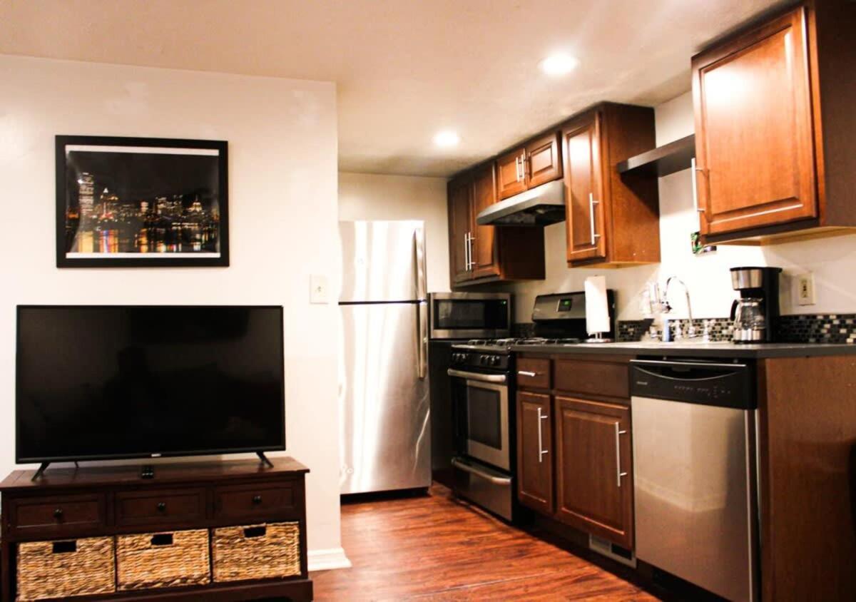 1 Bed Apt - Amazing Location 1 Block To Carson St بيتسبرغ المظهر الخارجي الصورة